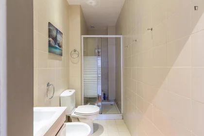 Private room at Rua de Antero de Quental, image 16 of 17