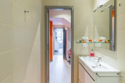 Private room at Rua de Antero de Quental, image 17 of 17