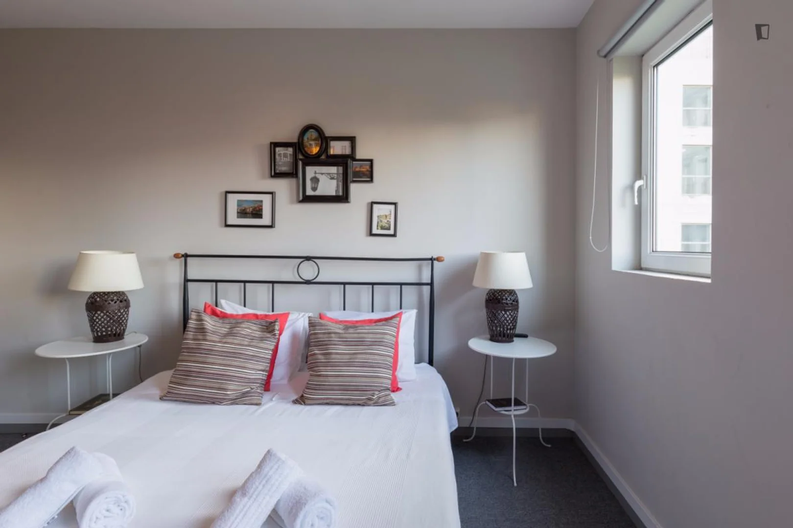 Comfortable and spacious student room in