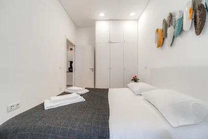 Entire apartment at Rua de Coelho Neto, image 10 of 15