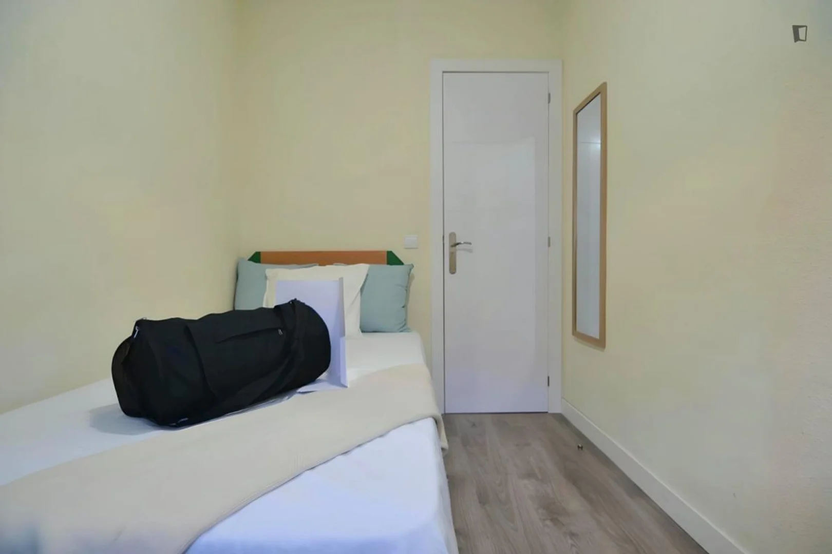 Camera accogliente per studenti disponibile a
