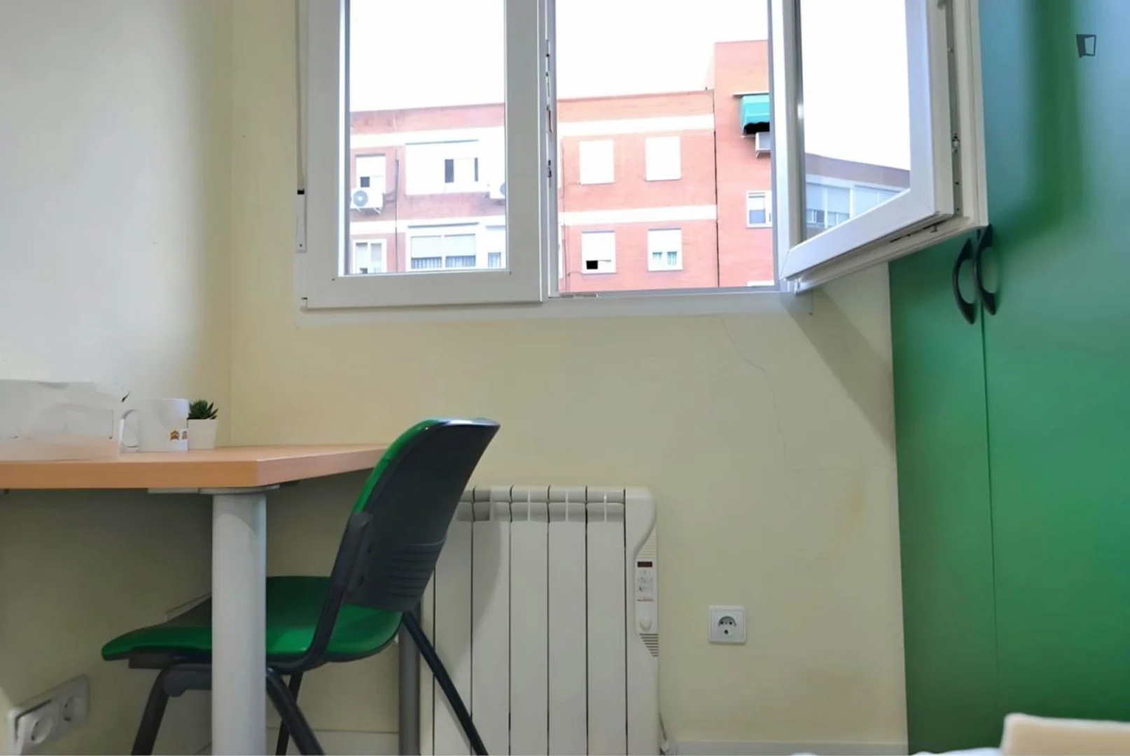 Camera per studenti in con servizi moderni