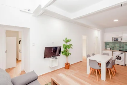 Private room at Carrer de Cadis, image 11 of 23