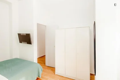 Private room at Carrer de Cadis, image 3 of 23