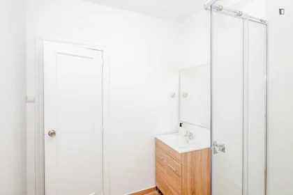 Private room at Carrer de Cadis, image 6 of 23