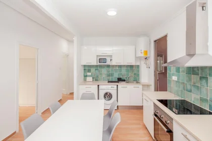 Private room at Carrer de Cadis, image 7 of 23