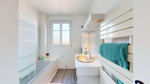 Quarto privado em 4 Rue de l'Abbé Lemire, 76100 Rouen, France, imagem 12 de 18