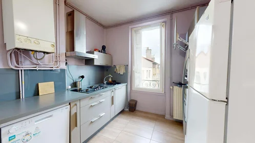 Privatzimmer in der 4 Rue Providence, 42000 Saint-Étienne, France, bild 7 von 12