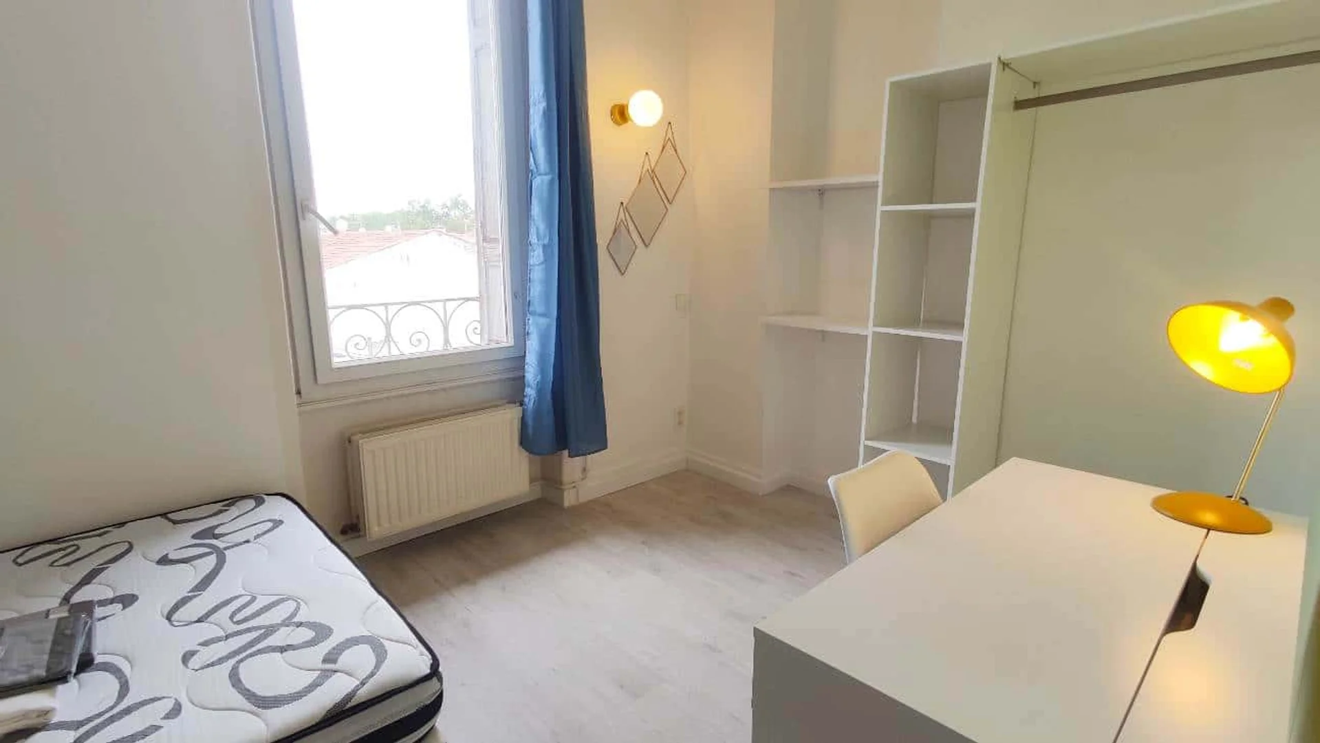 Studentenfreundliches Zimmer in  mit modernen Annehmlichkeiten