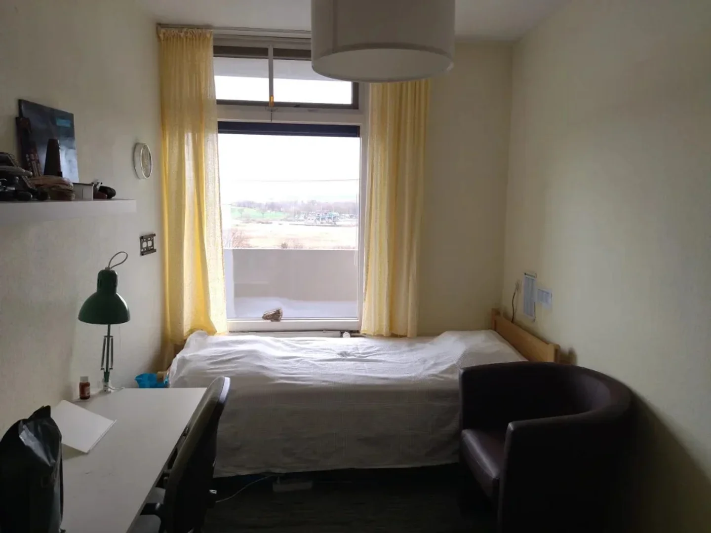 Habitación asequible para estudiantes con buena iluminación en 