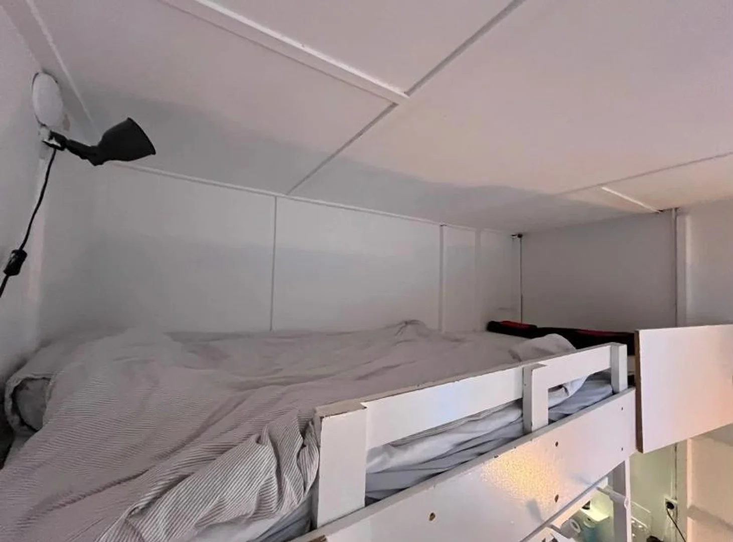 Habitación estudiantil económica cerca del campus en 