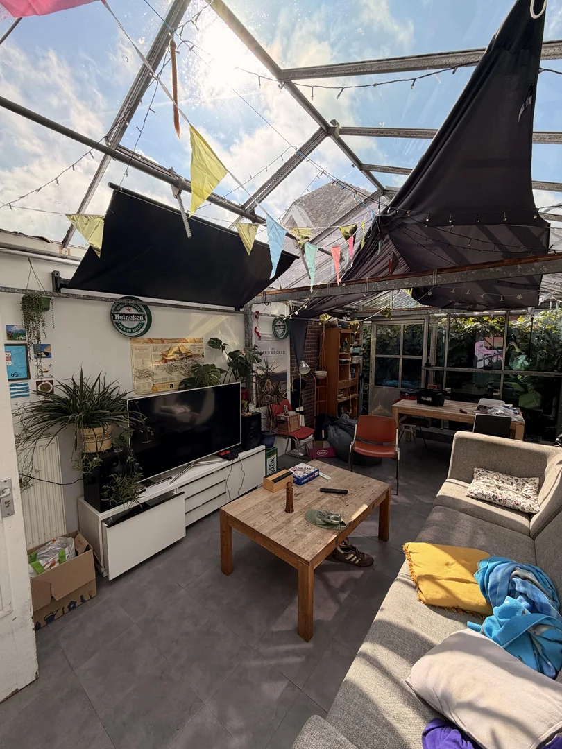 Habitación acogedora para estudiantes disponible en 