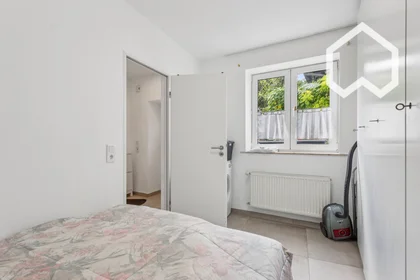 Entire apartment at Durchstraße, image 8 of 15