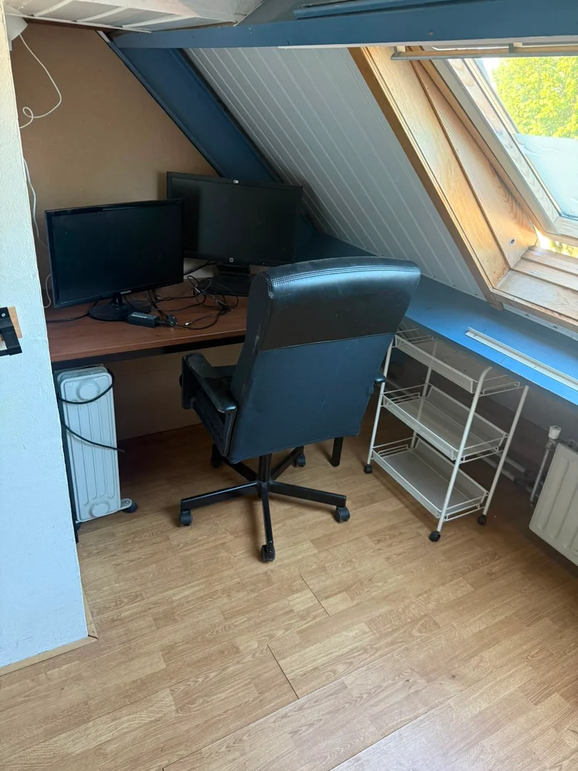 Habitación estudiantil económica con ubicación conveniente en 