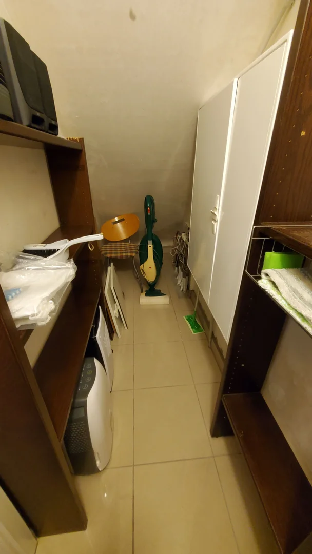 Affordable room for students with ample lighting in