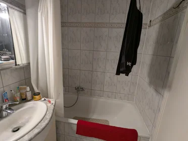 Entire apartment at Brehmstraße, image 17 of 20