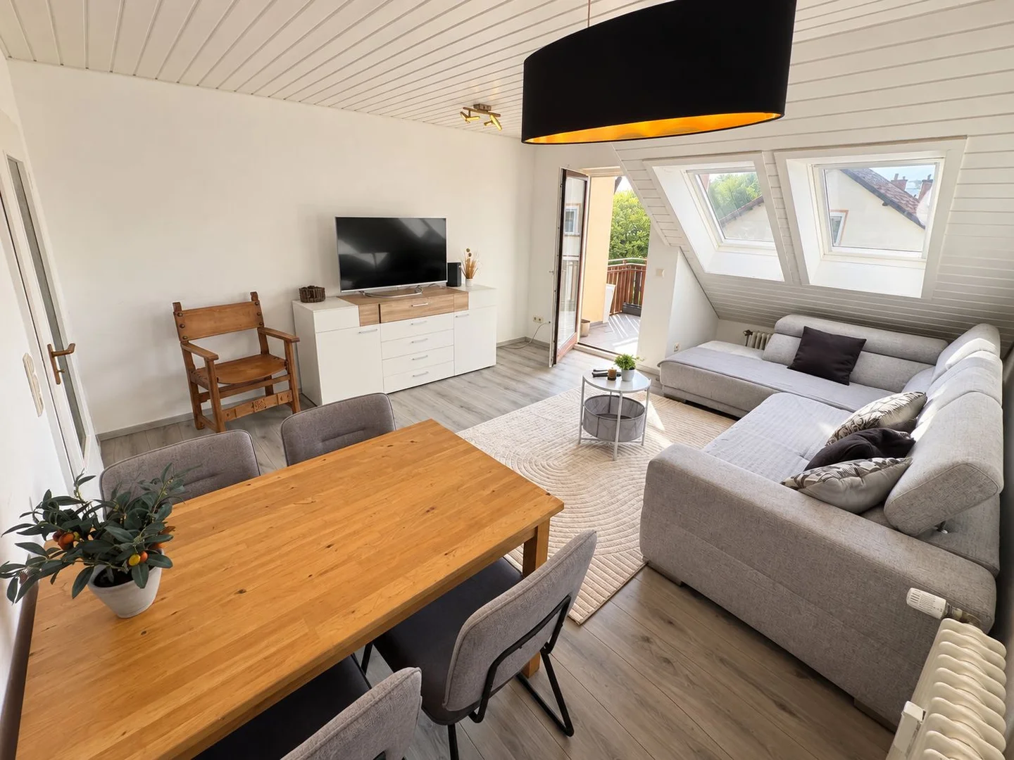 Cozy room for students available in 