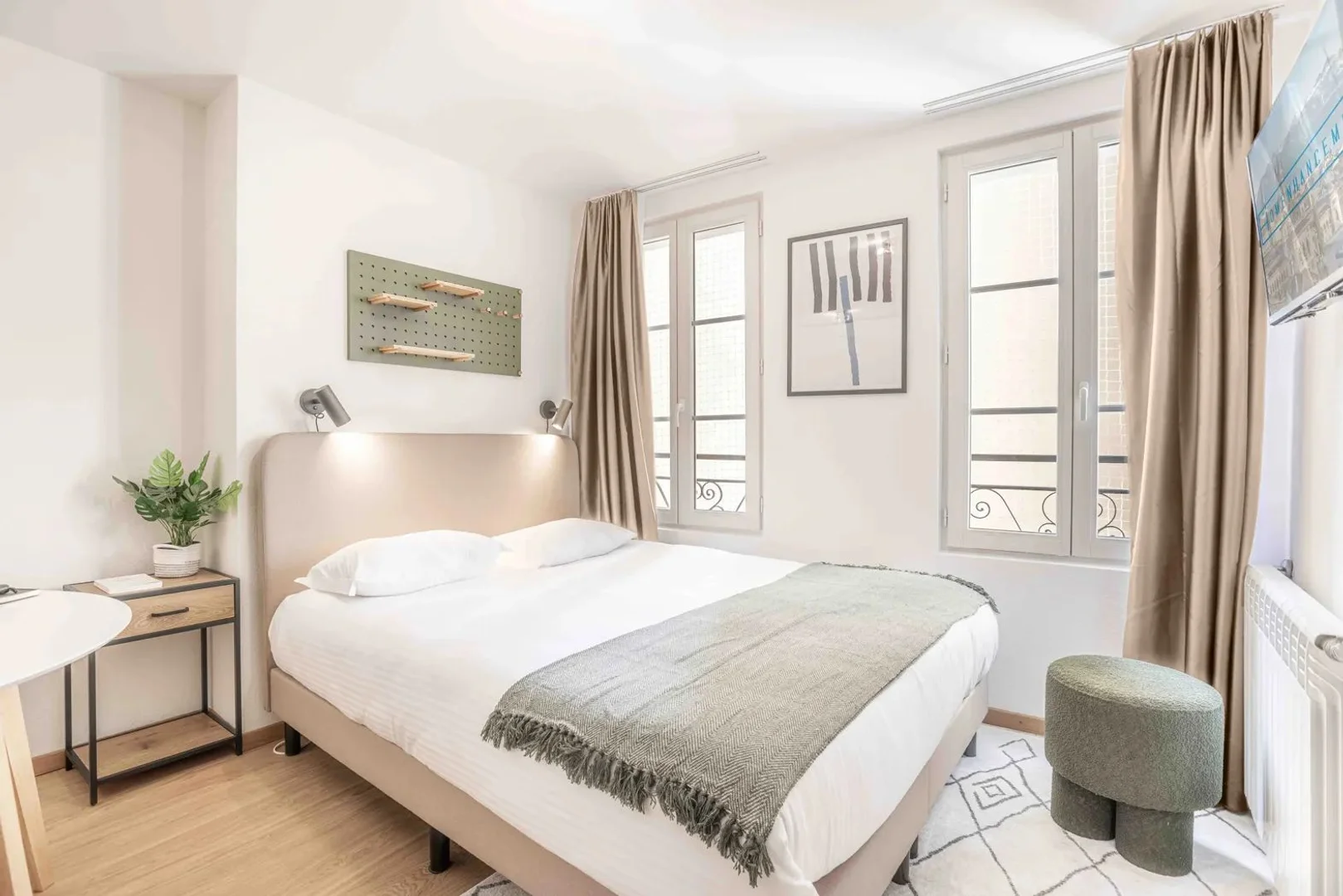 Chambre abordable pour les étudiants avec un bon éclairage dans 