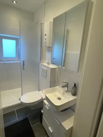 Dairenin tamamı konumu Elfriedenstraße, 1 10 görüntüsü