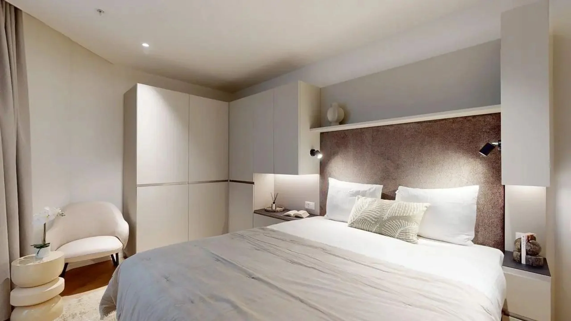 Habitación asequible para estudiantes con buena iluminación en