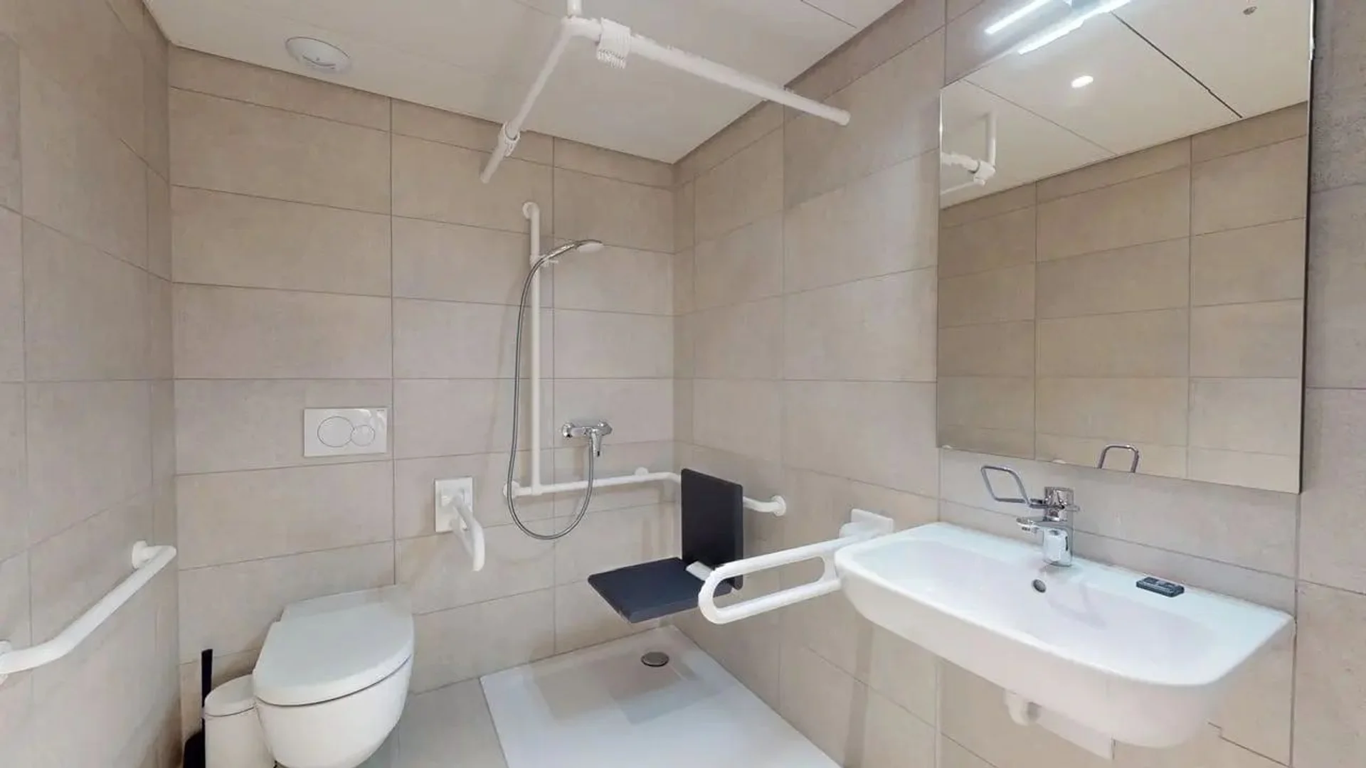 Habitación acogedora para estudiantes disponible en