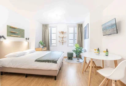 Stanza privata in Rue Saint-Laurent, immagine 1 di 6