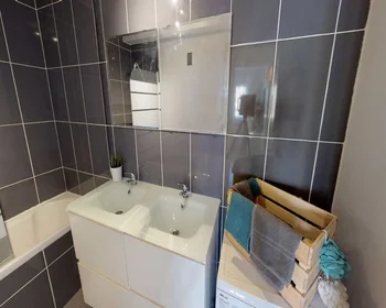 Private room at Rue Bataille, image 14 of 16