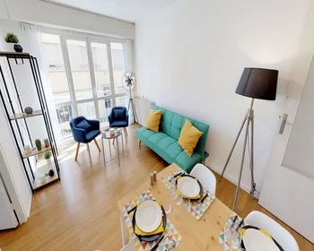 Private room at Rue Bataille, image 8 of 16