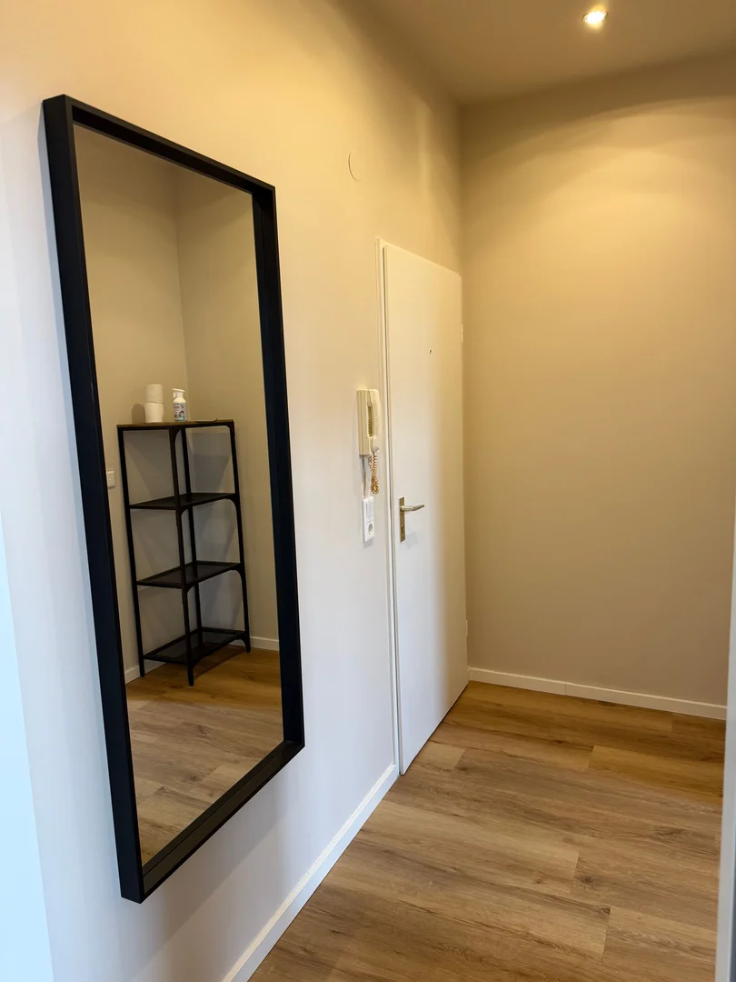 Funktionelles Studentenzimmer perfekt zum Studieren in 