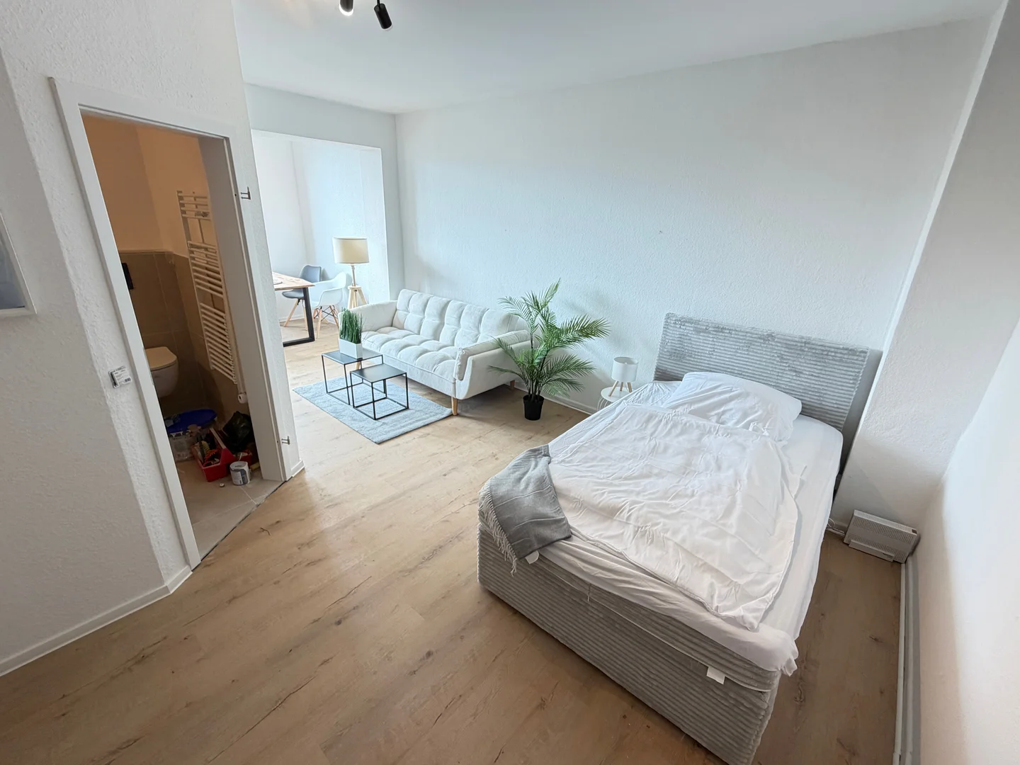 Habitación para estudiantes en con área de estudio y facilidades compartidas