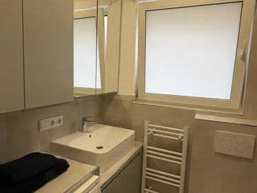 Private room at Hermann-Ehlers-Allee, image 15 of 27