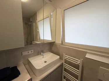Private room at Hermann-Ehlers-Allee, image 19 of 27