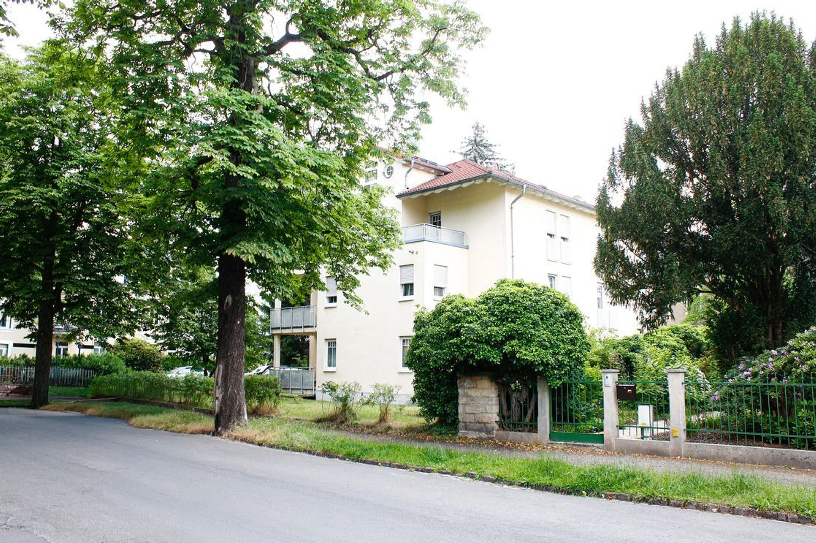 Chambre d'étudiant fonctionnelle parfaite pour étudier dans