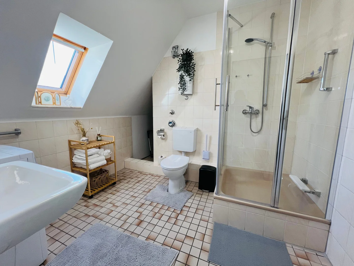 Funktionelles Studentenzimmer perfekt zum Studieren in 