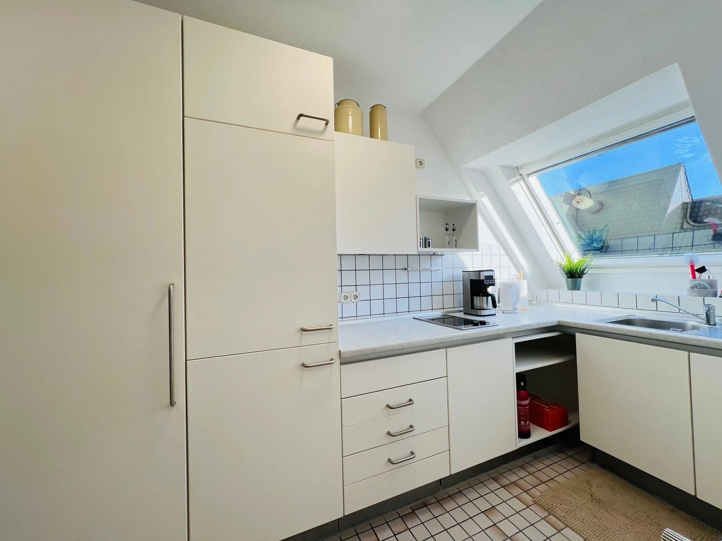 Funktionelles Studentenzimmer perfekt zum Studieren in 