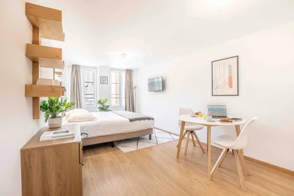 Chambre privée à Rue Saint-Laurent, image 1 de 4