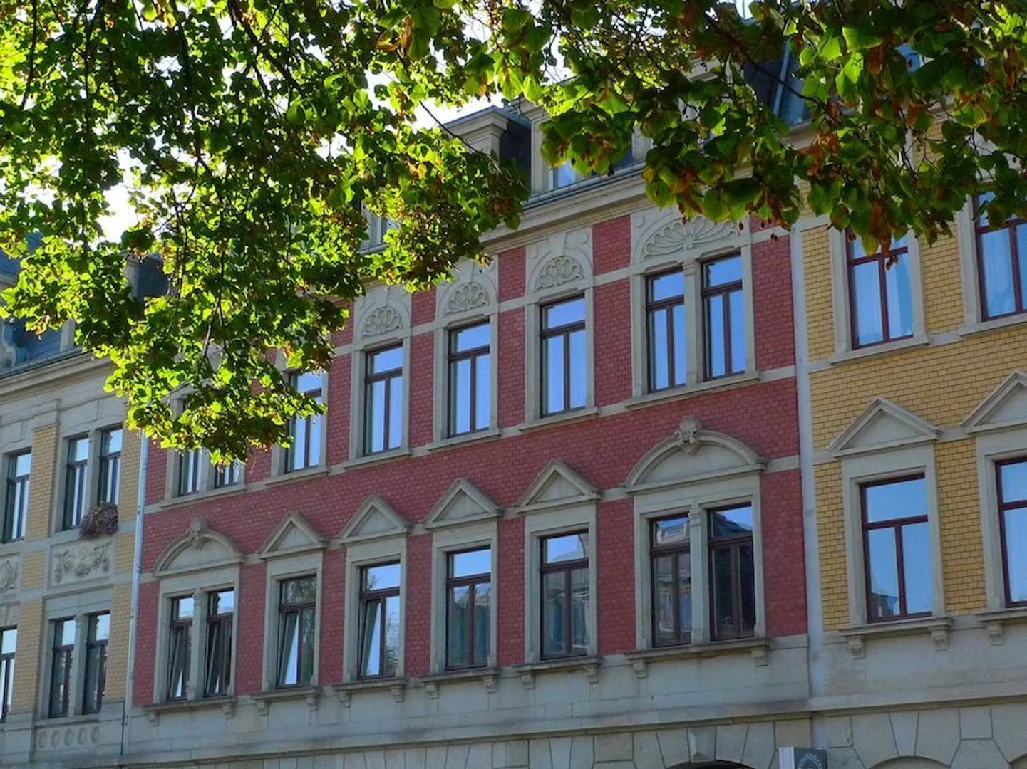 Quarto acolhedor para estudantes disponível em