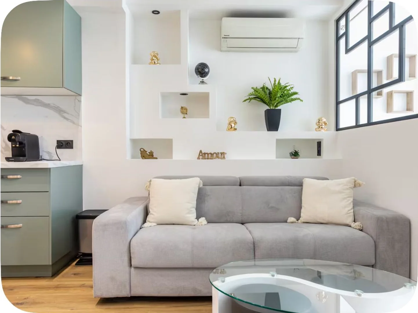 Affordable room for students with ample lighting in 