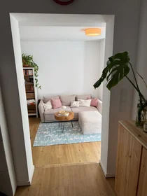 Entire apartment at Manfred-von-Richthofen-Straße, image 7 of 16