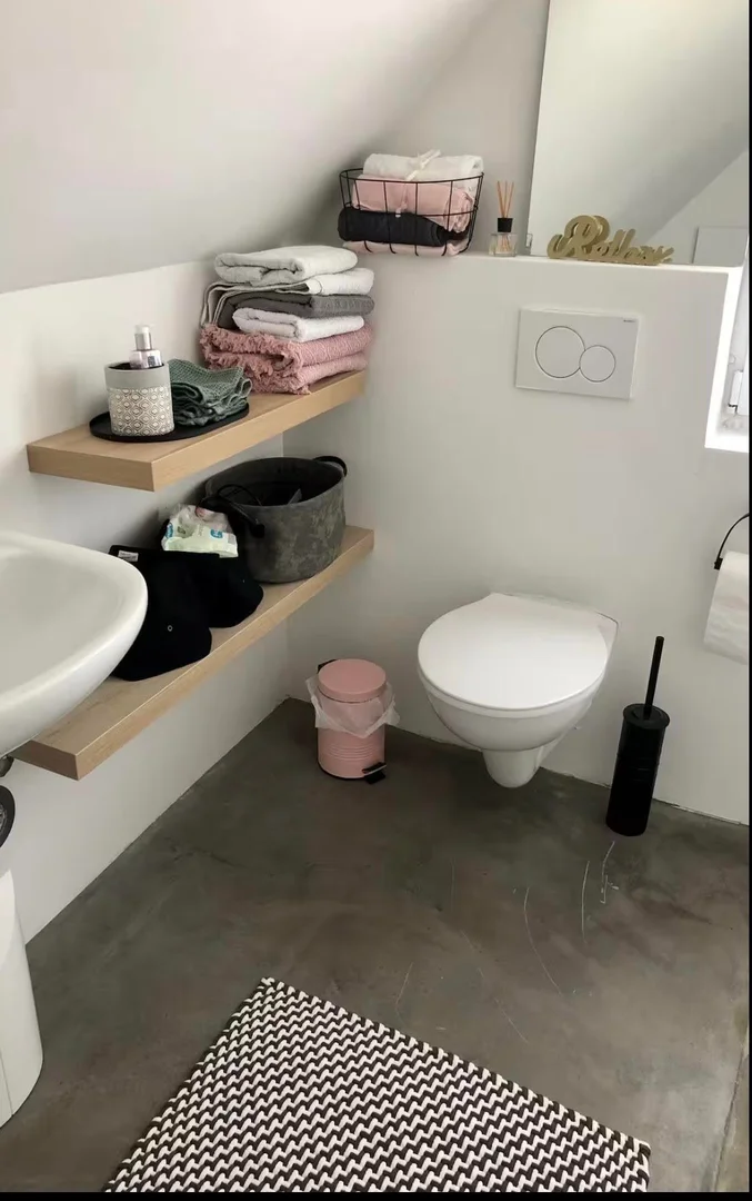 Student-friendly room in  with modern amenities