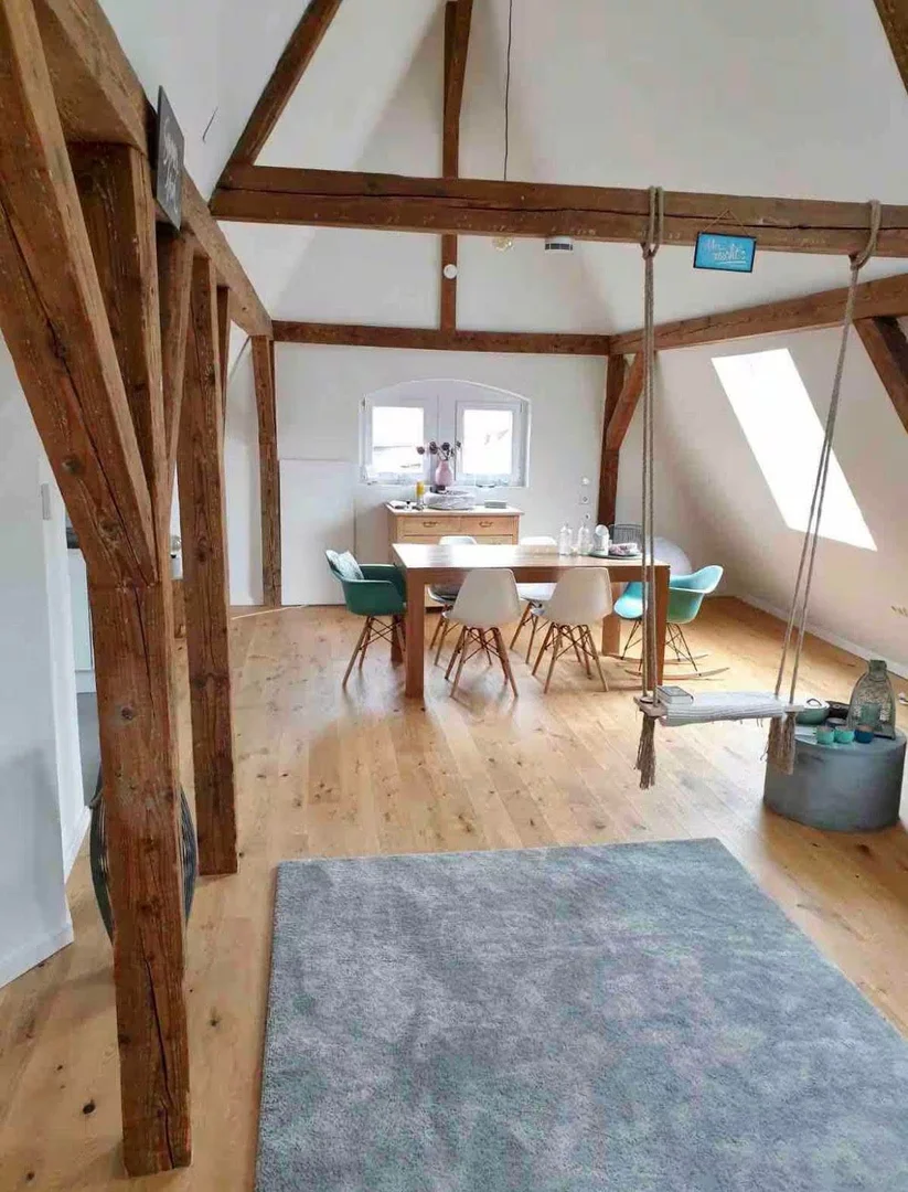 Cozy room for students available in 