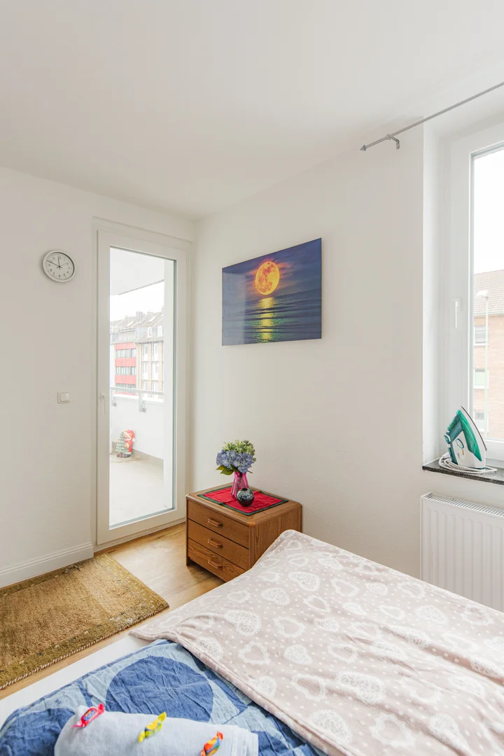 Cozy room for students available in 