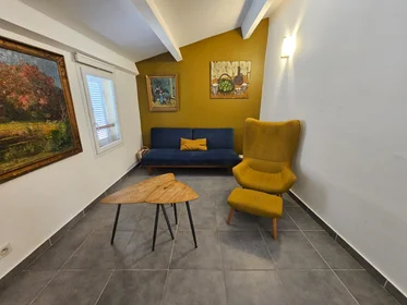Logement entier à Rue Granet, image 1 de 9