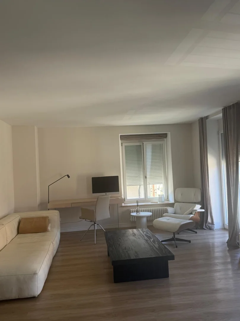 Quarto de estudante económico perto do campus em