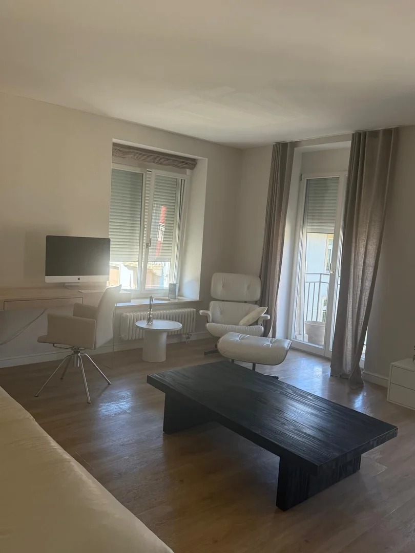 Quarto de estudante económico com localização conveniente em