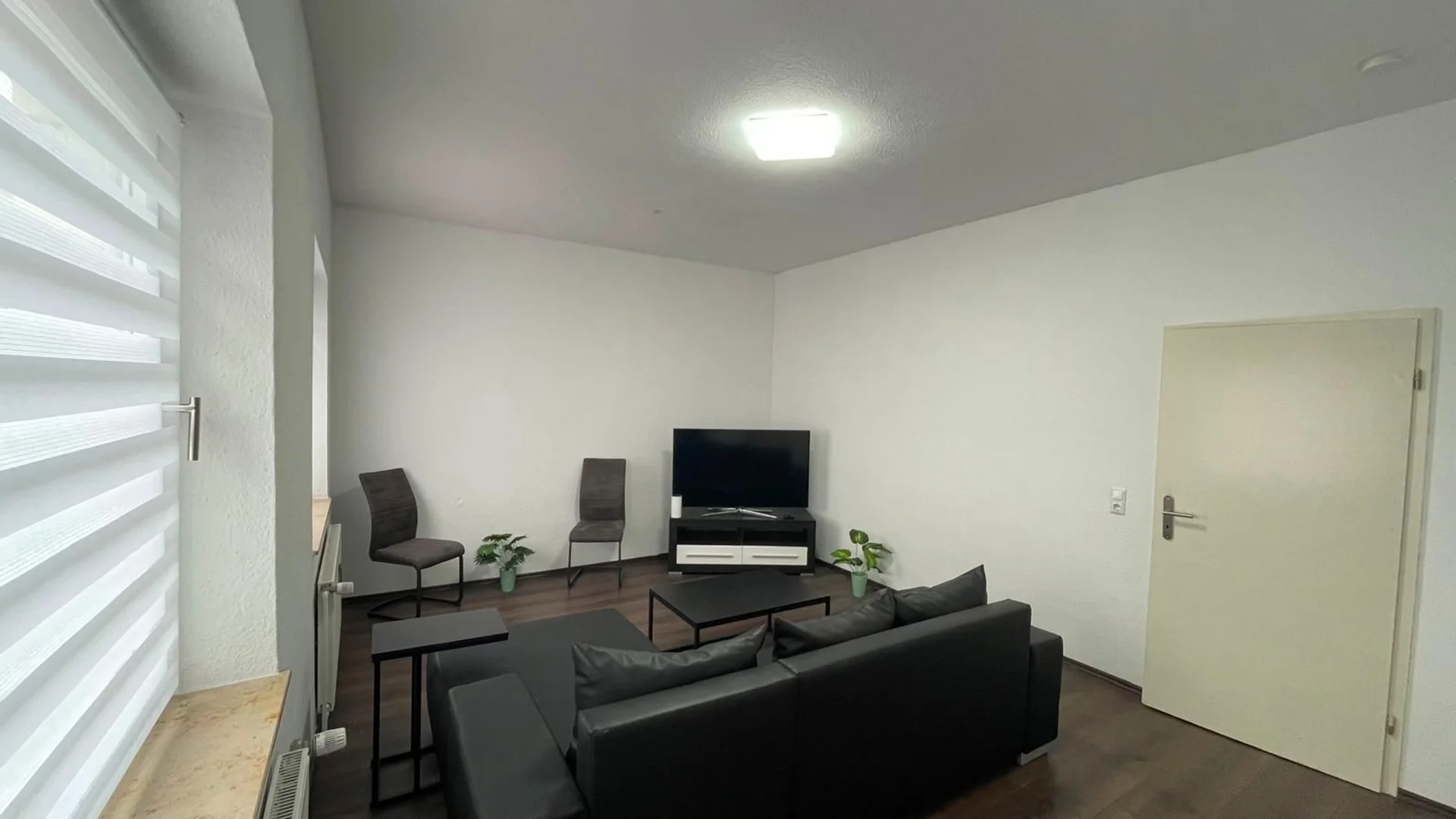Zimmer in Studentenwohnung in  zu vermieten, voll möbliert
