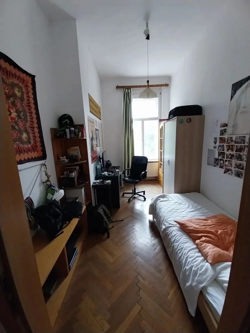 Camera accogliente per studenti disponibile a