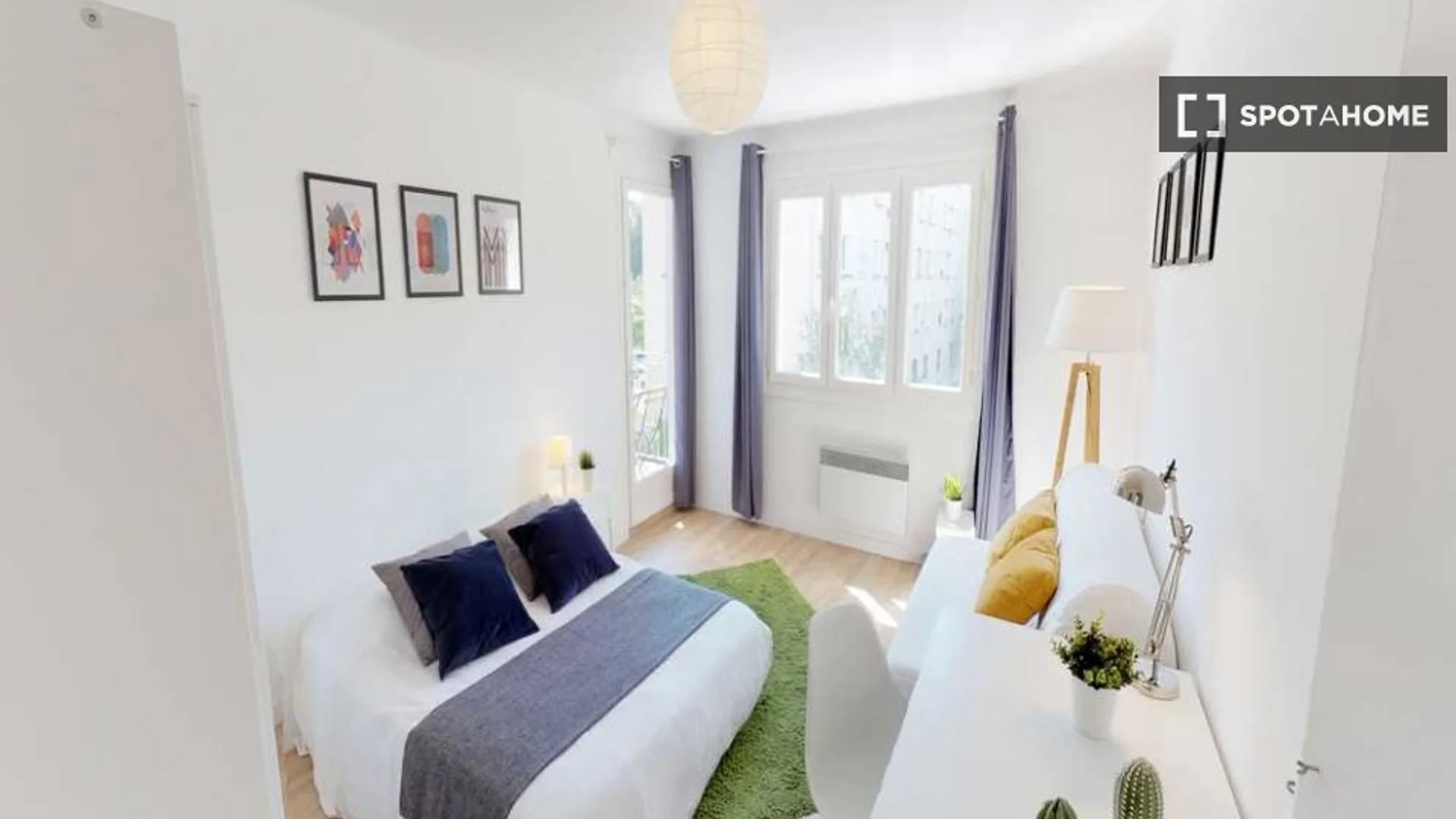 Habitación estudiantil económica con ubicación conveniente en 