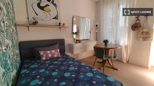Studio at Via Pietro Calvi, image 9 of 15