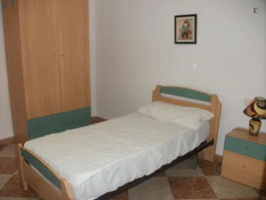 Chambre privée à Camino de Ronda, image 1 de 10